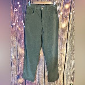 P-009 Womens Bill Blass pants size 6, dark green